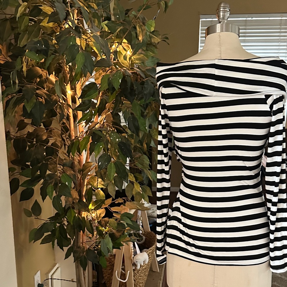 VENUS Black and White Striped Long Sleeve Top - Picture 2 of 2